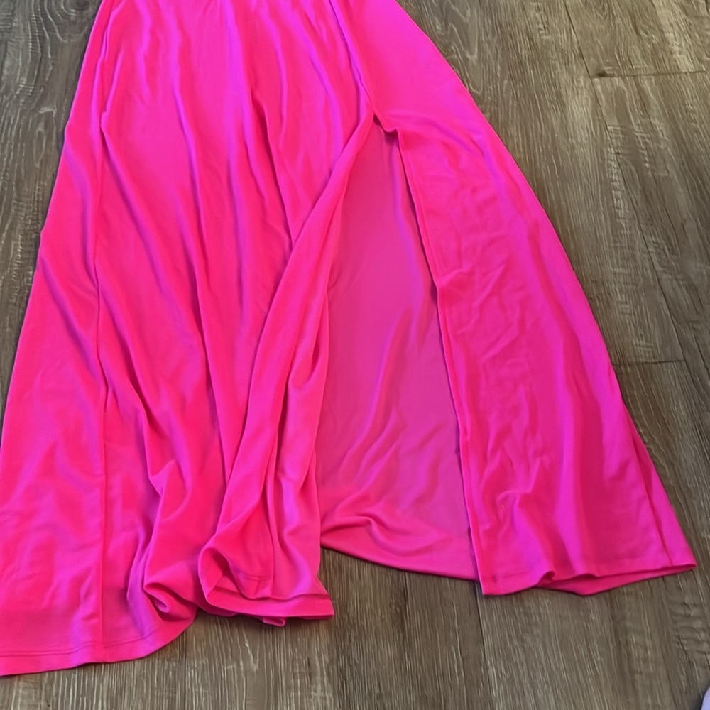 Haute Monde Halter Maxi Dress - Picture 4 of 7